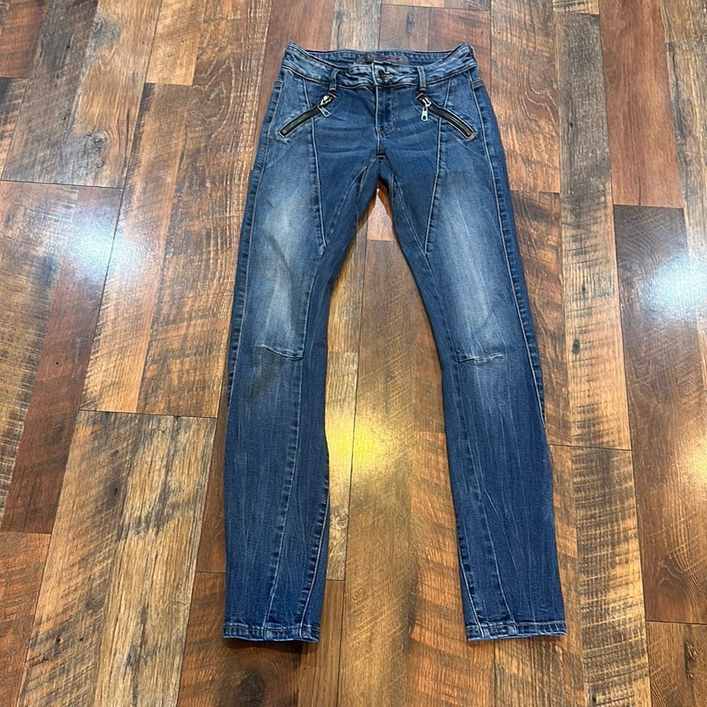 Guess jeans size 24